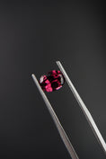 Carica l'immagine nel visualizzatore della galleria, Granato Rosa-Violaceo 1,50 Ct
