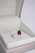 Carica l'immagine nel visualizzatore della galleria, Anello con Rubino 1,22 ct e Diamanti
