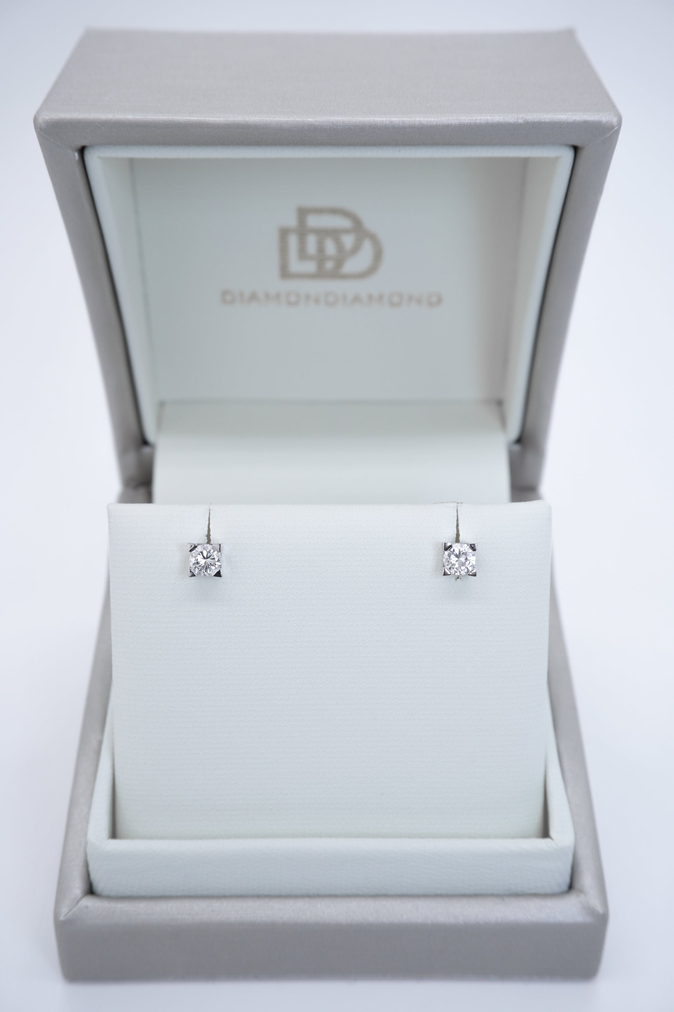 Orecchini con Diamanti punto luce