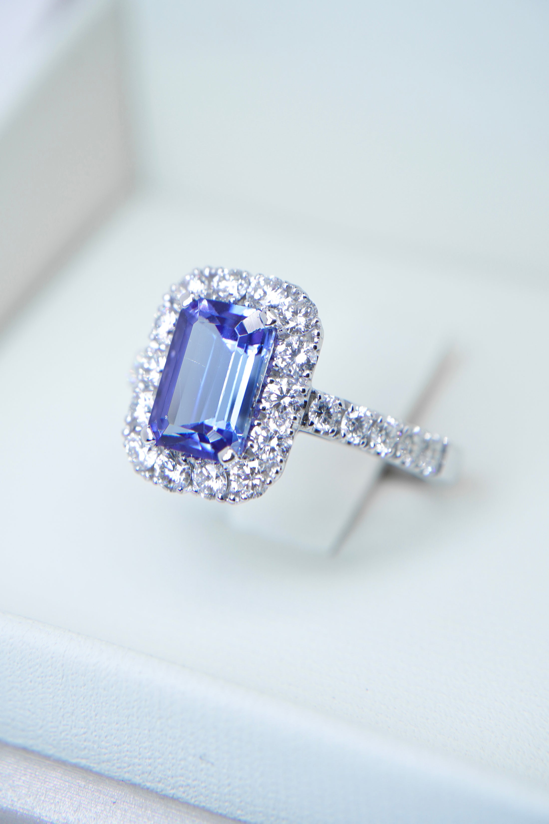 Anello Con Tanzanite 1,86 ct