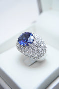 Carica l'immagine nel visualizzatore della galleria, Anello con Zaffiro e Diamanti 8ct
