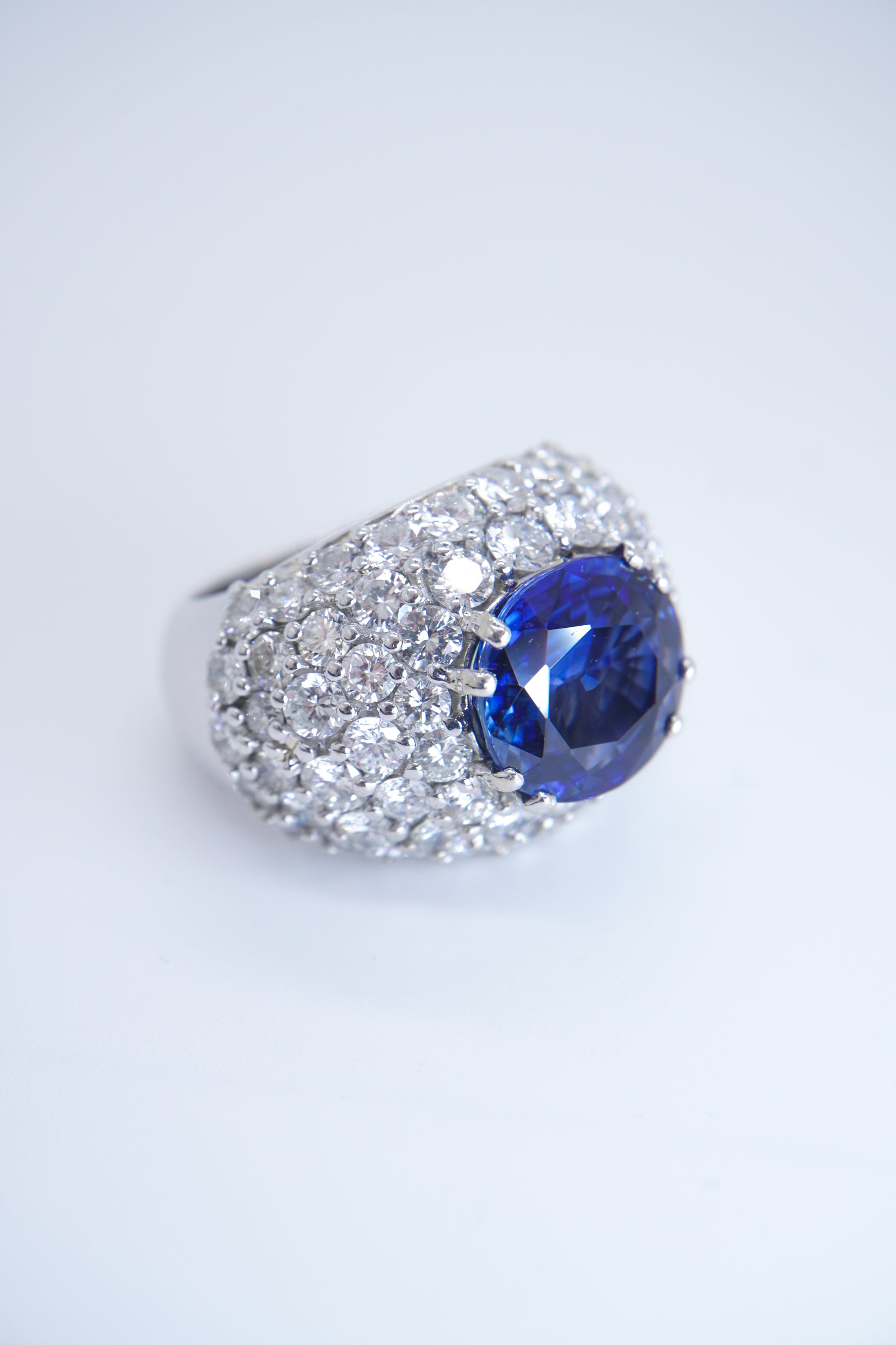 Anello con Zaffiro e Diamanti 8ct
