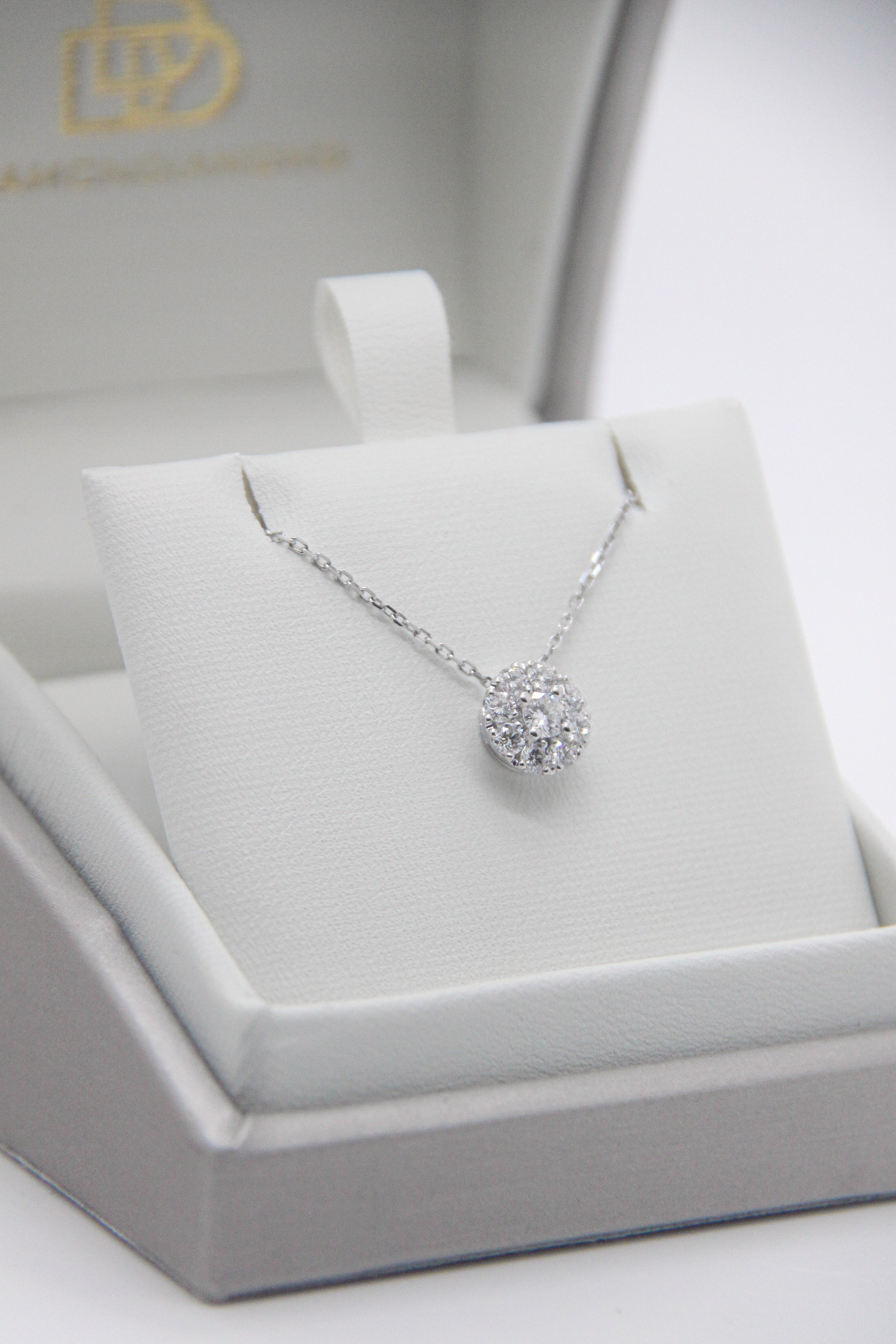 Pendant with diamonds