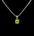 Carica l'immagine nel visualizzatore della galleria, Pendente con Peridoto

