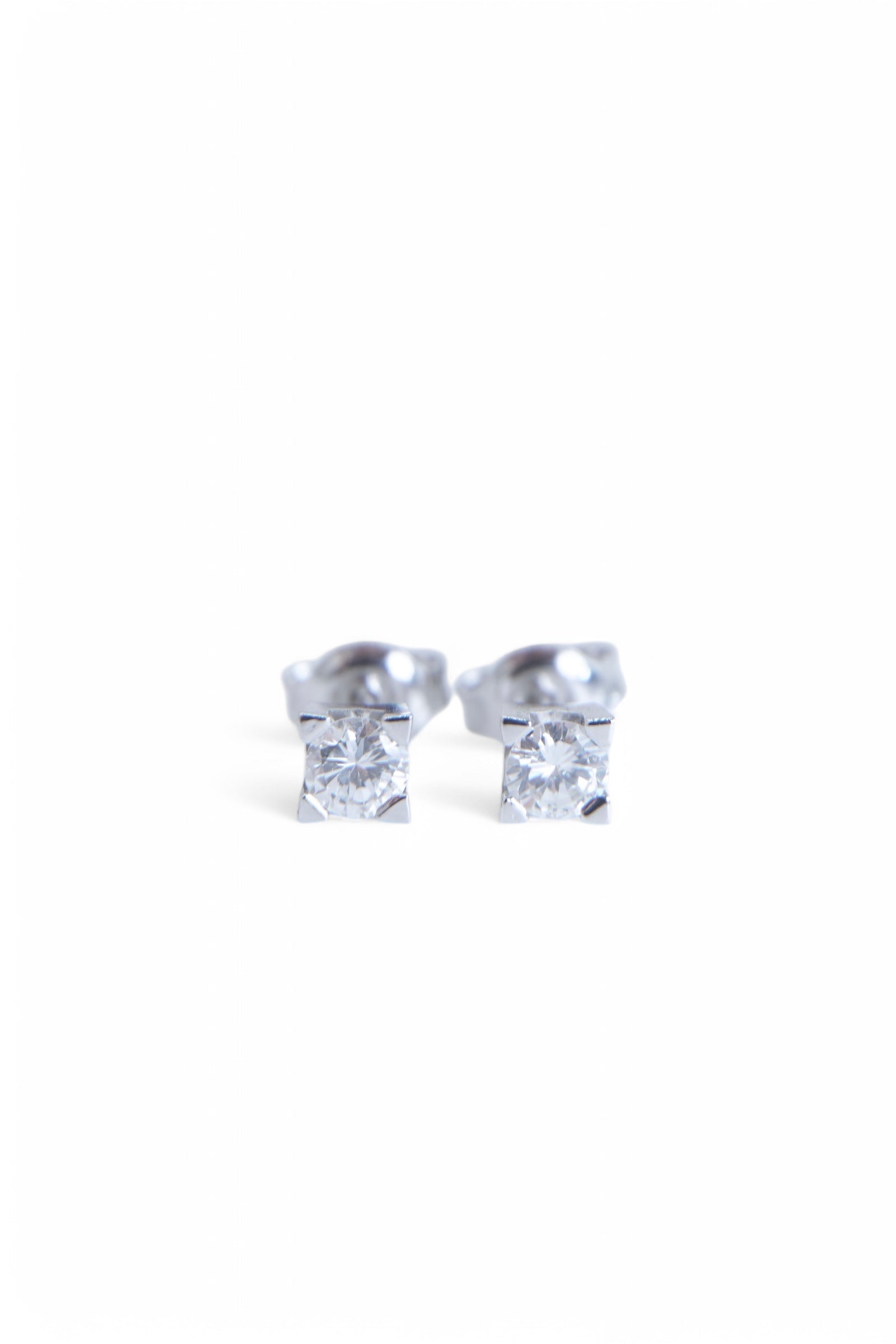 Orecchini con Diamanti punto luce